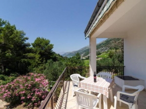 Holiday Home Blue Vineyard- Three Bedroom House with Terrace and Sea View